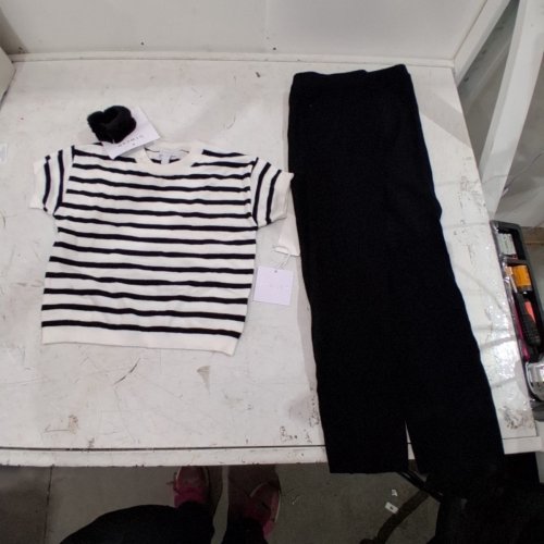 3PC GIRL'S SWEATER AND PANT SET WITH HAIR CLIP - SMALL (6) - BLACK / WHITE image 2