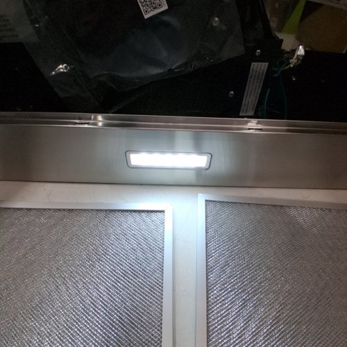 MIDEA UNDER CABINET CONVERTIBLE SLIM RANGE HOOD WITH 3-SPEED EXHAUST - 30" / 120V - STAINLESS STEEL (MODEL: MVU30W4AST) image 2