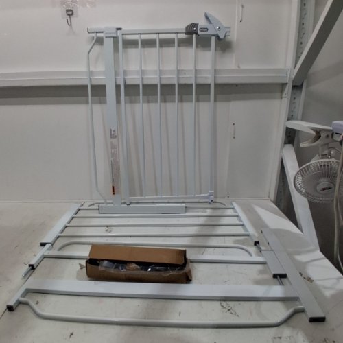REGALO EASY STEP EXTRA WIDE BABY GATE - 30" X 29"-49" - WHITE (MODEL: 1164 EW) image 2