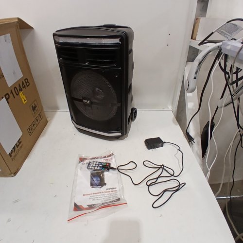 PYLE WIRELESS PORTABLE RECHARGEABLE BLUETOOTH PARTY SPEAKER -600W - BLACK (MODEL: PPHP1044B) image 2