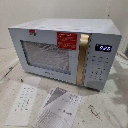 FRIGIDAIRE COUNTERTOP MICROWAVE OVEN - 1.1 CU. FT 900W- WHITE - (MODEL: EMW1154) image 2
