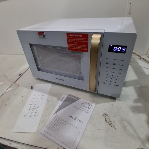FRIGIDAIRE COUNTERTOP MICROWAVE OVEN - 1.1 CU. FT 900W- WHITE - (MODEL: EMW1154) image 4
