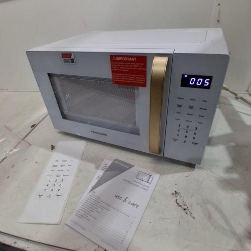 FRIGIDAIRE COUNTERTOP MICROWAVE OVEN - 1.1 CU. FT 900W- WHITE - (MODEL: EMW1154) image 5