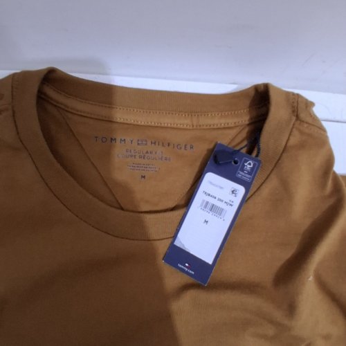 MEN'S TOMMY HILFIGER TONAL FLKAG LOGO T-SHIRT - MEDIUM - BROWN (STYLE : TR04247861) image 3