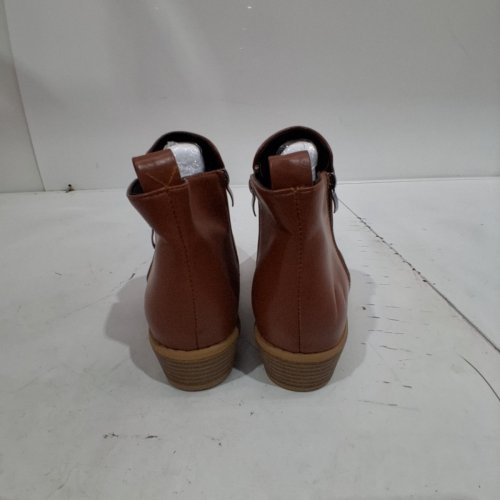 WOMEN'S faux leather ANKLE BOOTS - 8.5 - BROWN image 3