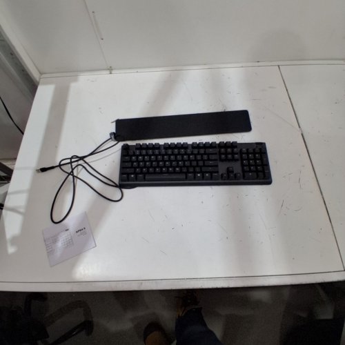 STEELSERIES APEX 5 MECHANICAL GAMING KEYBOARD – OLED SMART DISPLAY – USB PASSTHROUGH AND MEDIA CONTROLS – HYBRID GAMING SWITCHES BLUE – RGB BACKLIT (MODEL : APEX5) image 4
