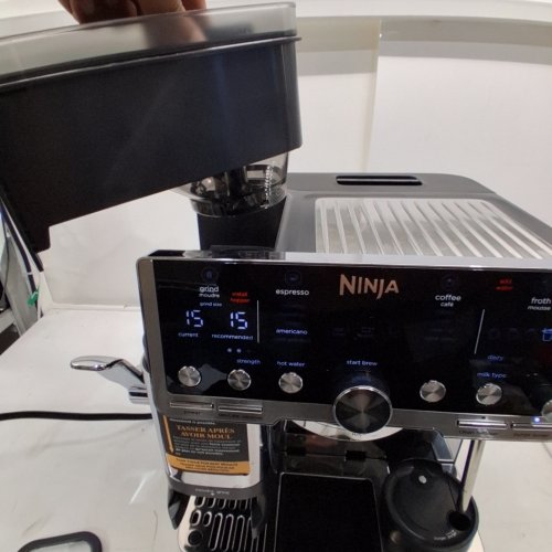 NINJA LUXE CAFE PRO SERIES ESPRESSO MACHINE - 4-IN-1 | INTEGRATED TAMPER | GRINDER | FROTHER - STAINLESS STEEL - (MODEL: ES701C) image 3