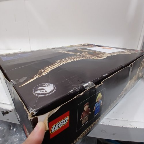 3145PC JURASSIC PARK LEGO DINOSAUR FOSSILS TYRANNOSAURUS REX SET (MODEL: 76968) image 4