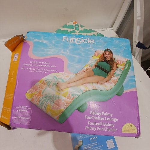 FUNSICLE INFLATABLE BALMY PALMY FUNCHAISER LOUNGE - 68" X 34" X 30" - GREEN MULTICOLOUR FLORAL image 2