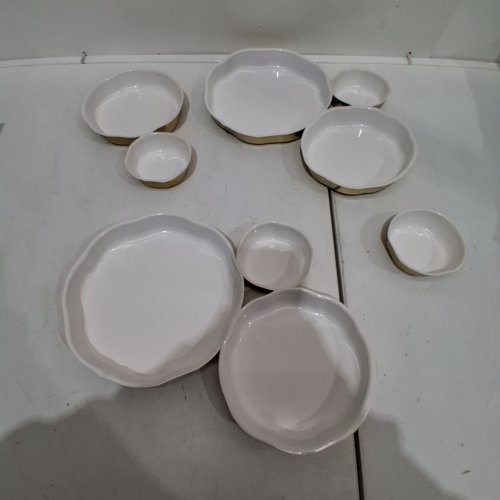 4PC ASSORTED SERVING DISHES - GOLD/WHITE image 2