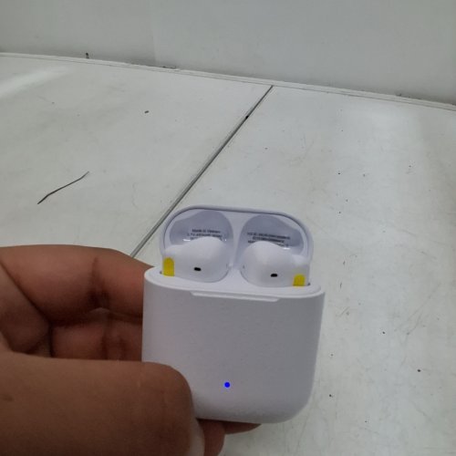 ONN WIRELESS IN-EAR EARPHONES WITH ENVIRONMENTAL NOISE CANCELLATION - 22 HOUR CHARGE - WHITE image 2