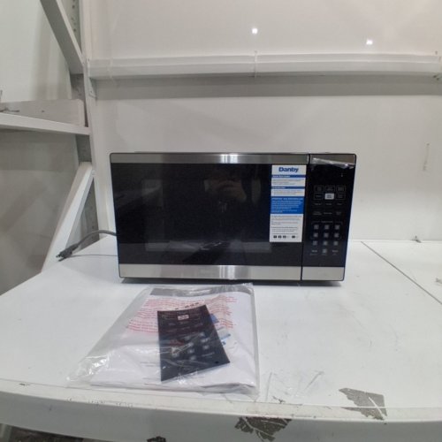 DANBY COUNTERTOP MICROWAVE WITH CHILD LOCK - 1.1 CU.FT. - BLACK STAINLESS STEEL (MODEL: DBMW1126BBS) image 3