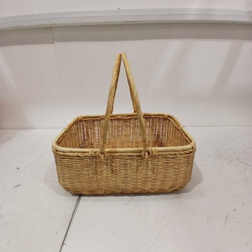 WOVEN WICKER PICNIC STYLE BASKET - 15" X 11.5" - NATURAL TAN image 2
