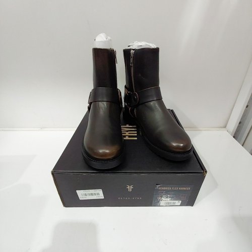 WOMEN'S FRYE HARNESS BOOTS - 7 - ANTIQUE BROWN (STYLE: 41543) image 3