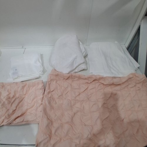 5PC MAINSTAYS BEDDING SHEET SET - 2 SHAMS/PILLOW CASE/2 SHEETS - QUEEN - PINK/WHITE. image 3