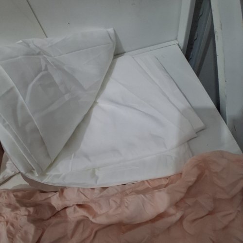 5PC MAINSTAYS BEDDING SHEET SET - 2 SHAMS/PILLOW CASE/2 SHEETS - QUEEN - PINK/WHITE. image 5