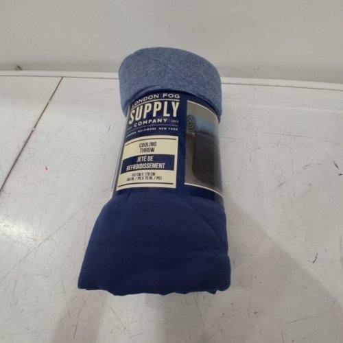 LONDON FOG SUPPLY COMPANY COOLING THROW BLANKET - 60" X 70" - BLUE/NAVY (STYLE: 1796257) image 2