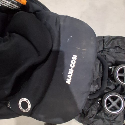 MAXI-COSI LARA ULTRACOMPACT STROLLER - ESSENTIAL BLACK (MODEL: 01323CFNA) image 3
