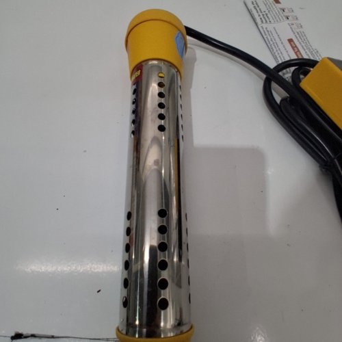 PORTABLE IMMERSION WATER HEATER - 1500W - YELLOW image 4