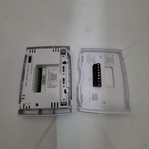 HONEYWELL HOME DIGITAL NON-PROGRAMMABLE THERMOSTAT - WHITE (MODEL: RTH111B1042) image 4