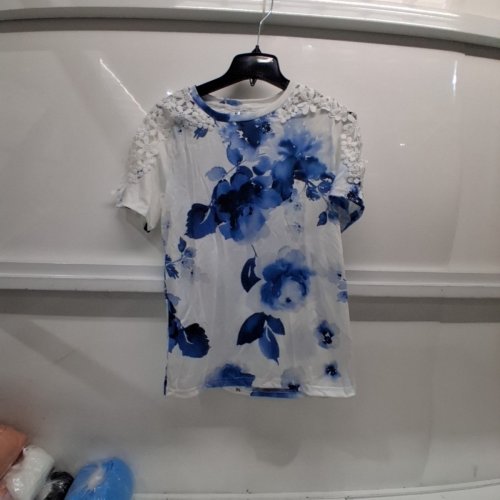 FLORAL SHORT SLEEVE TOP - MEDIUM - WHITE AND BLUE image 2