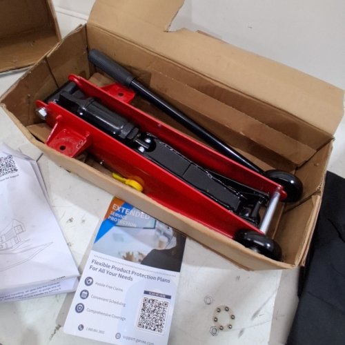 GARVEE HYDRAULIC FLOOR JACK - RED/BLACK (ITEM: 70JZ3) image 2