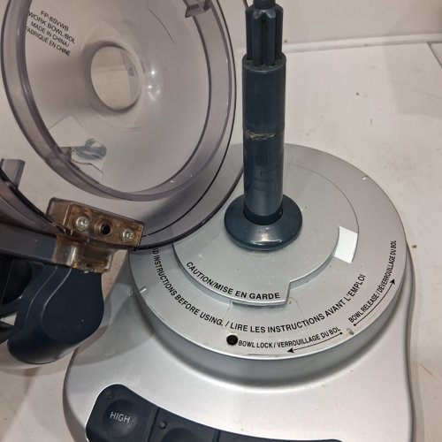CUISINART ELEMENTAL SERIES ELECTRIC FOOD PROCESSOR - 8 CUP - SILVER (MODEL: FP-8SVEC) image 3
