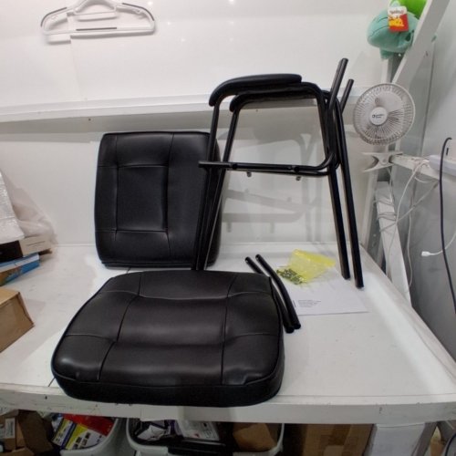 AMAZON BASICS CLASSIC LEATHER OFFICE DESK GUEST CHAIR WITH METAL FRAME - BLACK (MODEL: B072Y5MZQH) image 2