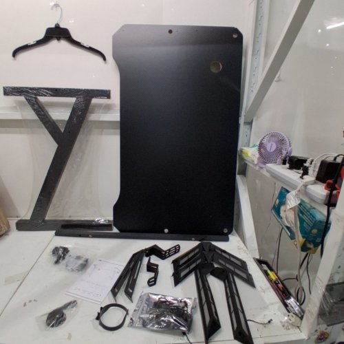 INNOVATION WORLD FULL SIZE GAMING DESK WITH LED LIGHTS - 39" - BLACK/CARBON image 2