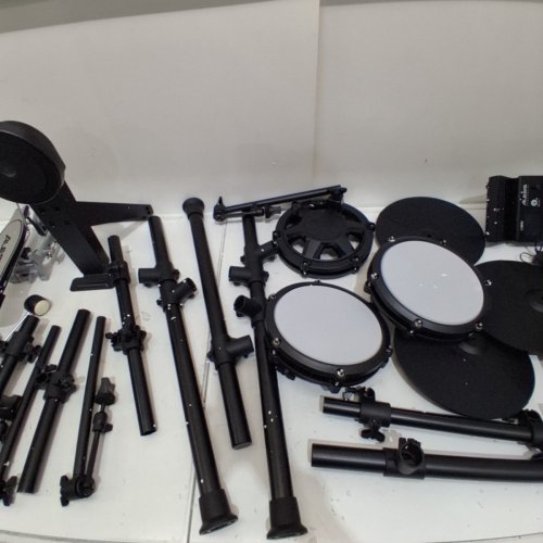 8PC ALESIS NITRO MAX KIT COMPACT ELECTRIC DRUM KIT WITH QUIET MESH PADS, 10" DUAL-ZONE SNARE - BLACK (MODEL:NITROMAXKITXUS) image 4