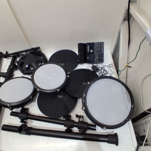 8PC ALESIS NITRO MAX KIT COMPACT ELECTRIC DRUM KIT WITH QUIET MESH PADS, 10" DUAL-ZONE SNARE - BLACK (MODEL:NITROMAXKITXUS) image 5