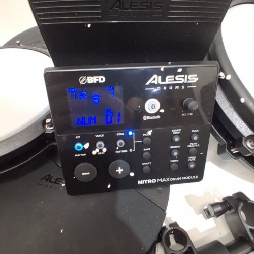 8PC ALESIS NITRO MAX KIT COMPACT ELECTRIC DRUM KIT WITH QUIET MESH PADS, 10" DUAL-ZONE SNARE - BLACK (MODEL:NITROMAXKITXUS) image 6