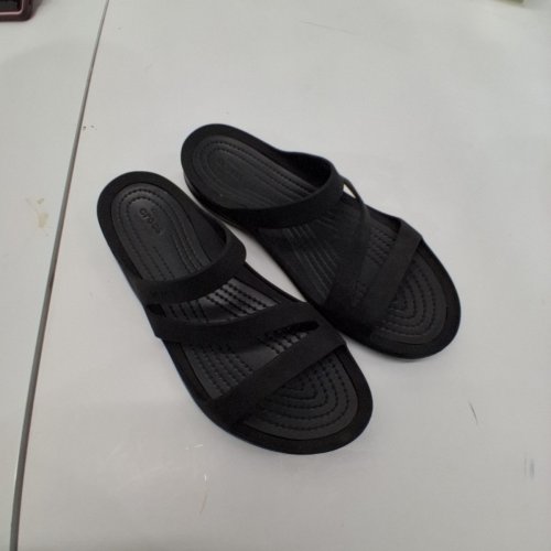 WOMEN'S CROCS SWIFTWATER SANDALS - SIZE 7 - BLACK image 3