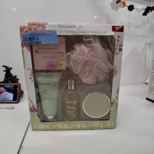 5PC BLOOMFIELD ROSE RELAXING BATH GIFT SET image 3
