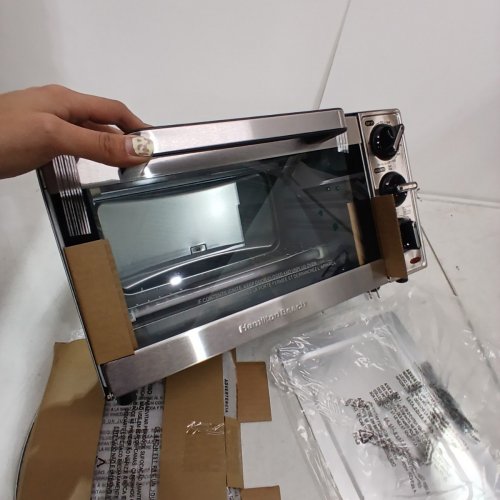 HAMILTON BEACH 4-SLICE TOASTER OVEN - STAINLESS STEEL - (MODEL: 31401C) image 4