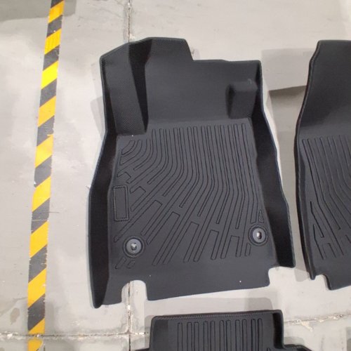 3PC CAR RUBBER FLOOR MATS - BLACK image 3