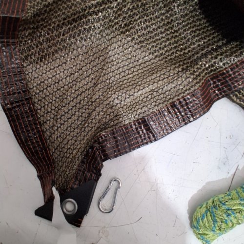 MESH CARGO NET - 157.5" X 78.7" - BROWN / GREEN image 3