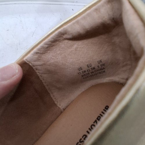 WOMEN'S AMAZON ESSENTIALS POINTED-TOE BALLET FLAT - 11.5 - GOLD image 3
