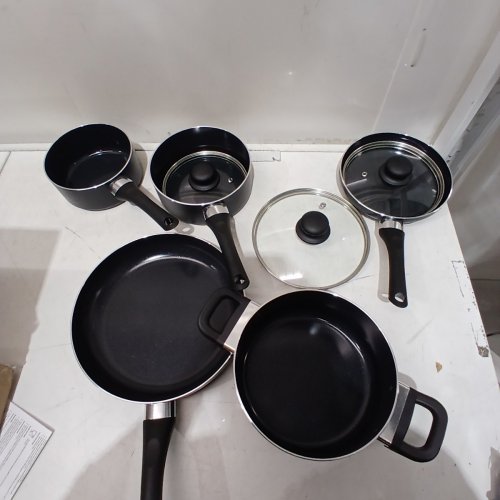 8PC AMAZON BASICS 8-PIECE NON-STICK KITCHEN COOKWARE SET, POTS AND PANS image 3