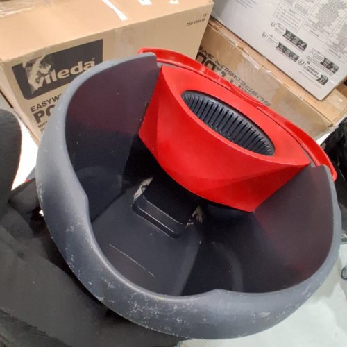 VILEDA EASYWRING FLOOR CLEANING SYSTEM image 3