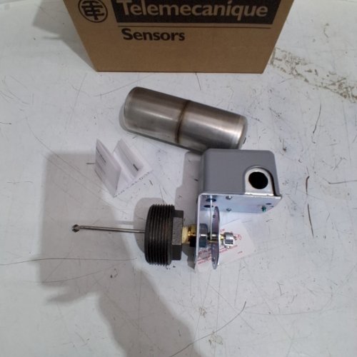 TELEMECANIQUE CLOSED TANK FLOAT SWITCH - COMPATIBLE WITH 9049HF3 & 9049HF4 UNITS - GREY (MODEL: 9037HG33) image 2