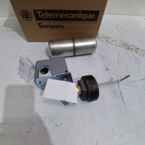 TELEMECANIQUE CLOSED TANK FLOAT SWITCH - COMPATIBLE WITH 9049HF3 & 9049HF4 UNITS - GREY (MODEL: 9037HG33) image 3