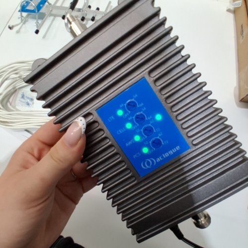 ACLOUGE CELL PHONE SIGNAL BOOSTER FOR HOME AND OFFICE - 4000FT RANGE - BLACK (MODEL: TB-US4G) image 2