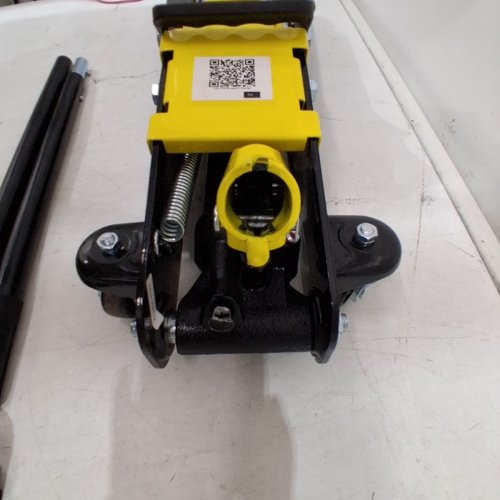HEAVY DUTY LOW PROFILE HEAVY-DUTY STEEL FLOOR JACK WITH SINGLE PISTON HYDRAULIC PUMP - 2.5 TON CAP - YELLOW (MODEL: WD-A-02250-A00-0) image 4