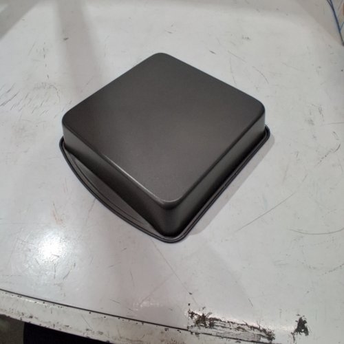 WILTON PERFECT RESULTS NON STICK SQUARE CAKE PANS - 8" X 8" X 2" image 2
