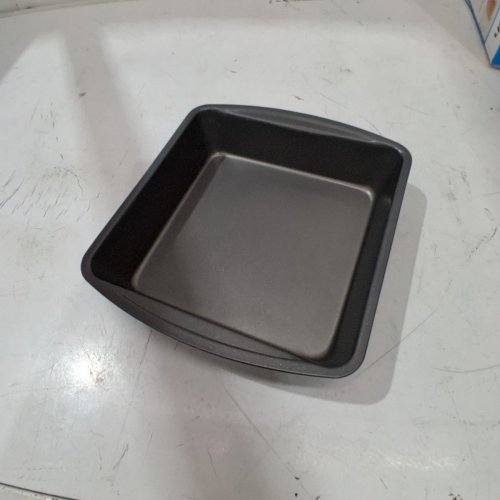 WILTON PERFECT RESULTS NON STICK SQUARE CAKE PANS - 8" X 8" X 2" image 3