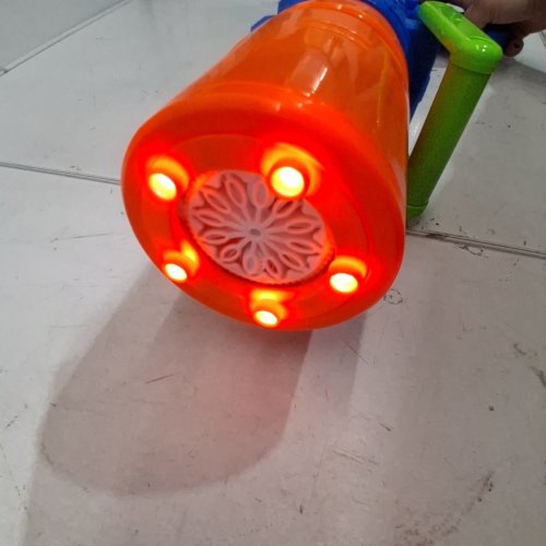 KIDS ZURU BUNCH O BUBBLES SPINNING BARREL BUBBLE BLASTER - 30,000 BUBBLES PER MINUTE (MODEL: 1851658) image 2