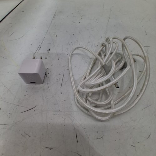 SCOSCHE POWERVOLT™ MINI WALL CHARGER WITH USB-C TO USB-C BRAIDED CABLE - 30W - 8FT - WHITE/SILVER - (MODEL: HPD30CCB8W-SP) image 2