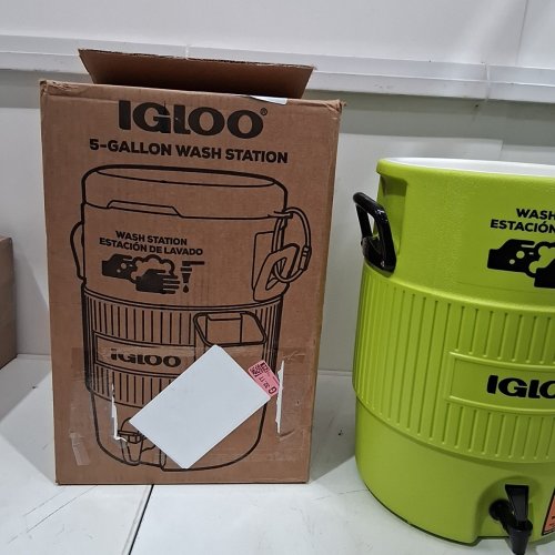 IGLOO SEAT TOP HANDWASH SANITIZE WASH STATION - 5-GAL - ACID GREEN/BLACK (MODEL: 60359) image 4