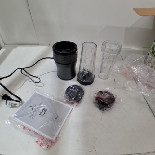 NINJA NUTRI PERSONAL BLENDER WITH ICE-CRUSHING TECHNOLOGY - 700W - GRAY/BLACK (MODEL: BN300WMC) image 4